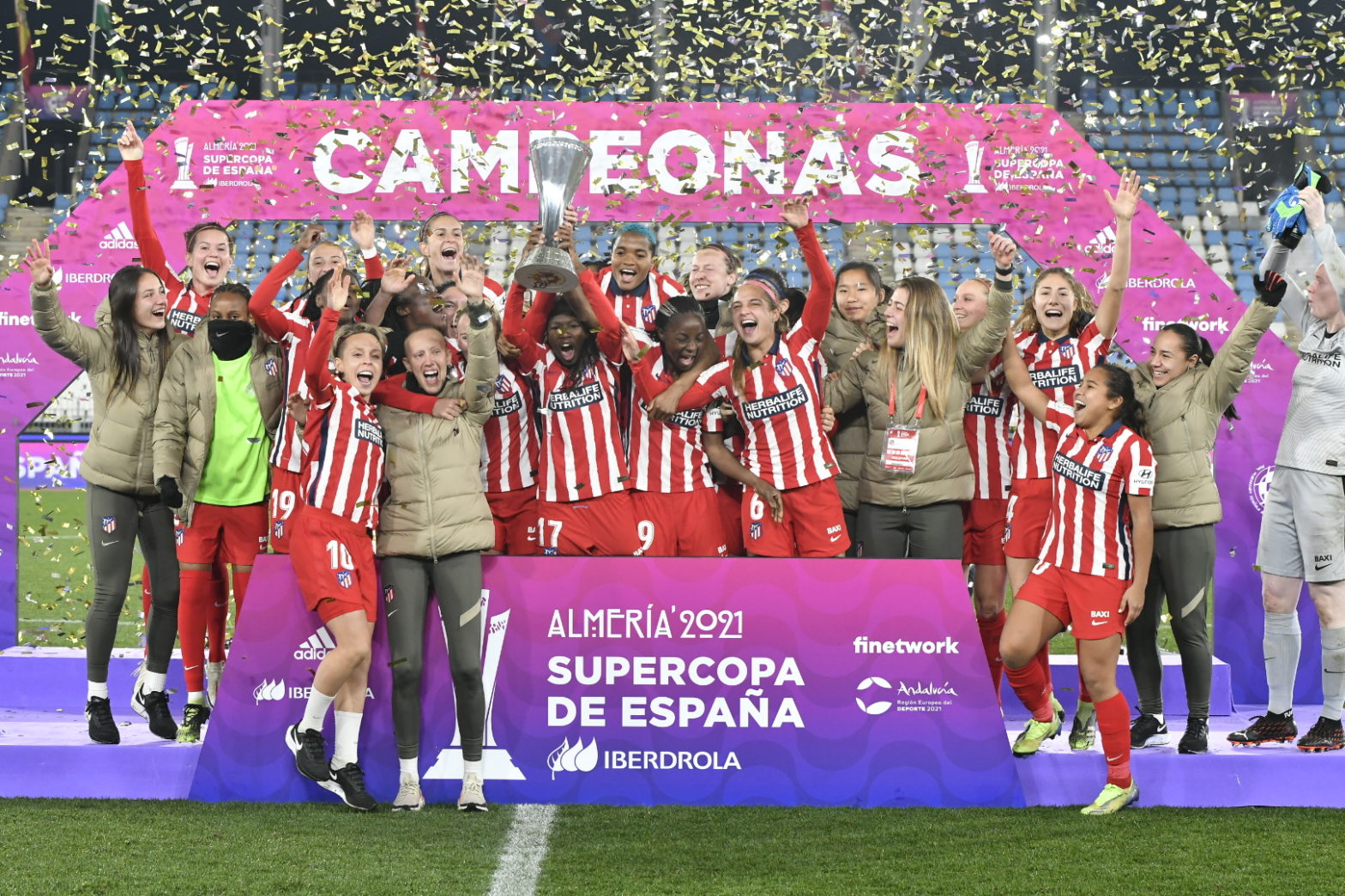 Final de la Supercopa: El Atlético celebra su triunfo