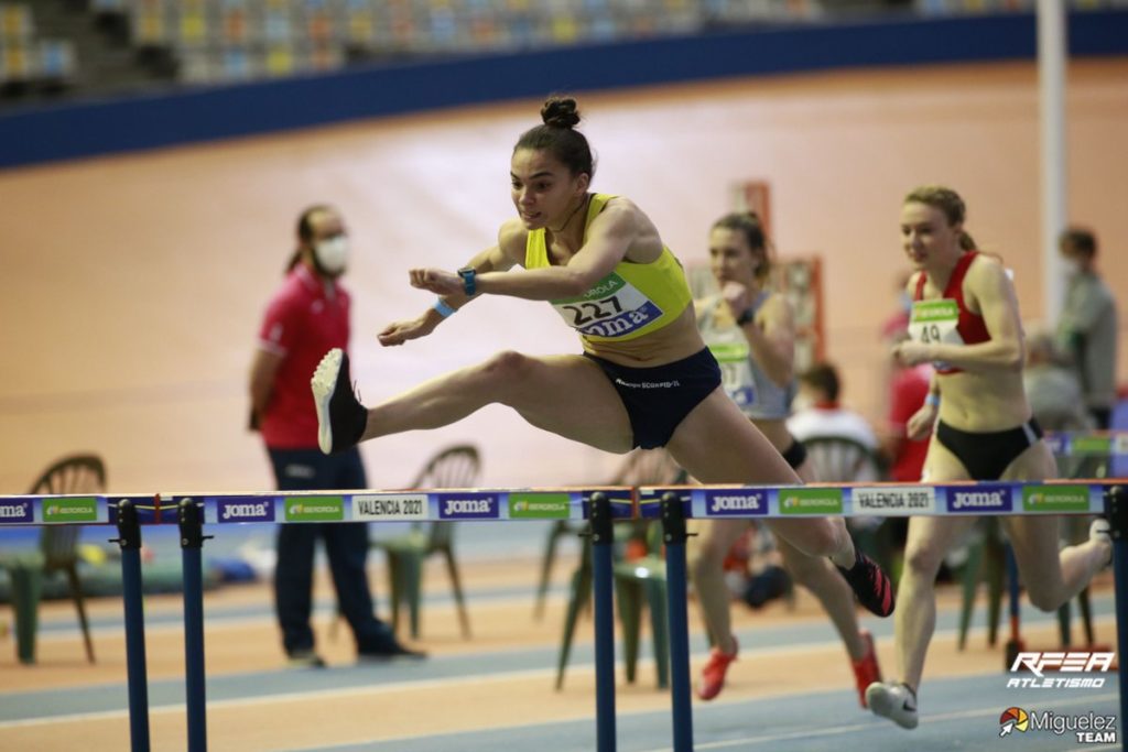 Xenia Benach en Campeonato de España atletismo pista cubierta