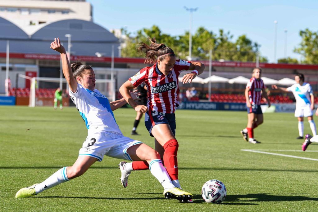 Noelia Villegas y Alejandra Bernabé en el partido del Dépor vs. Atlético