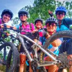 Erkuden Almagro con las compañeras de las Quedadas Women in Bike